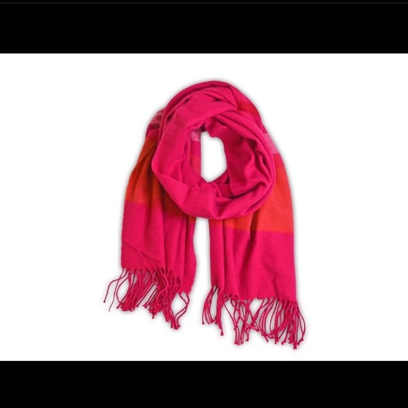 MAKE ME AN OFFER 💕Pink Patterned Scarf💕 - Picture 5 of 5